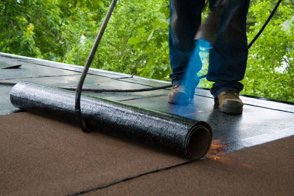 MODIFIED BITUMEN ROOFING VS. ROLL ROOFING